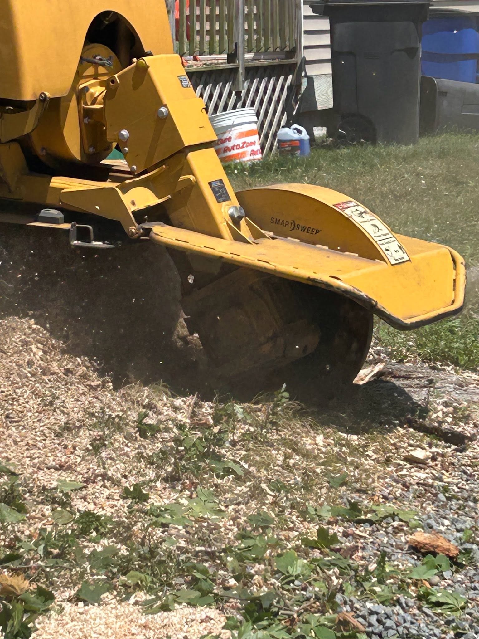 Morning Star commercial Smart-Sweep hydraulic stump grinder in action